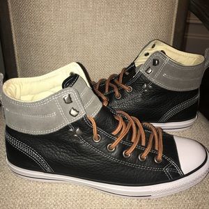 Converse - Black Leather